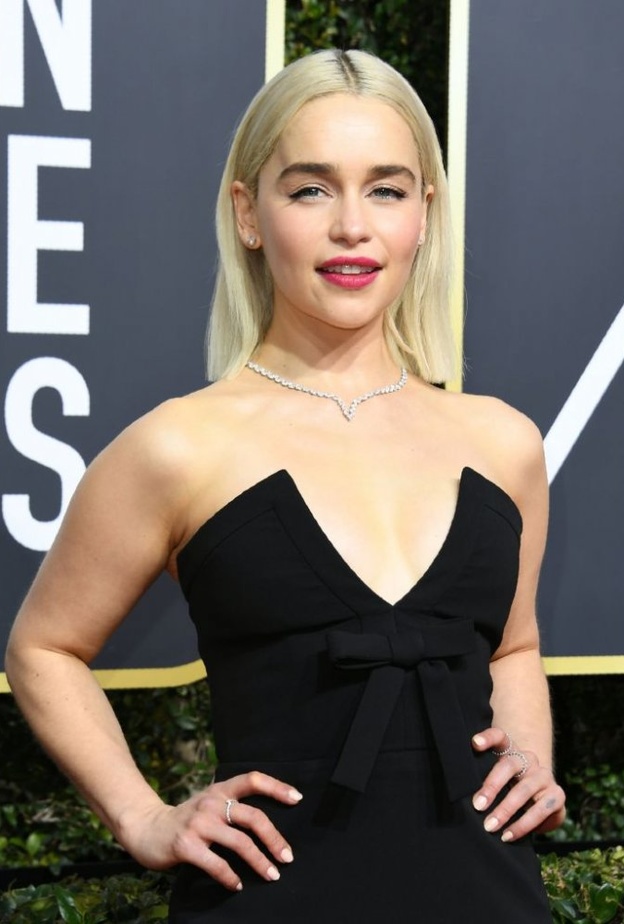 استطاعت ايميليا كلارك أن تثبت أنها أكثر النجمات أناقة