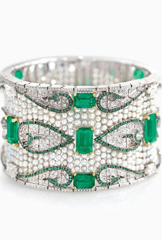 اسوارة من كارتييهCartier