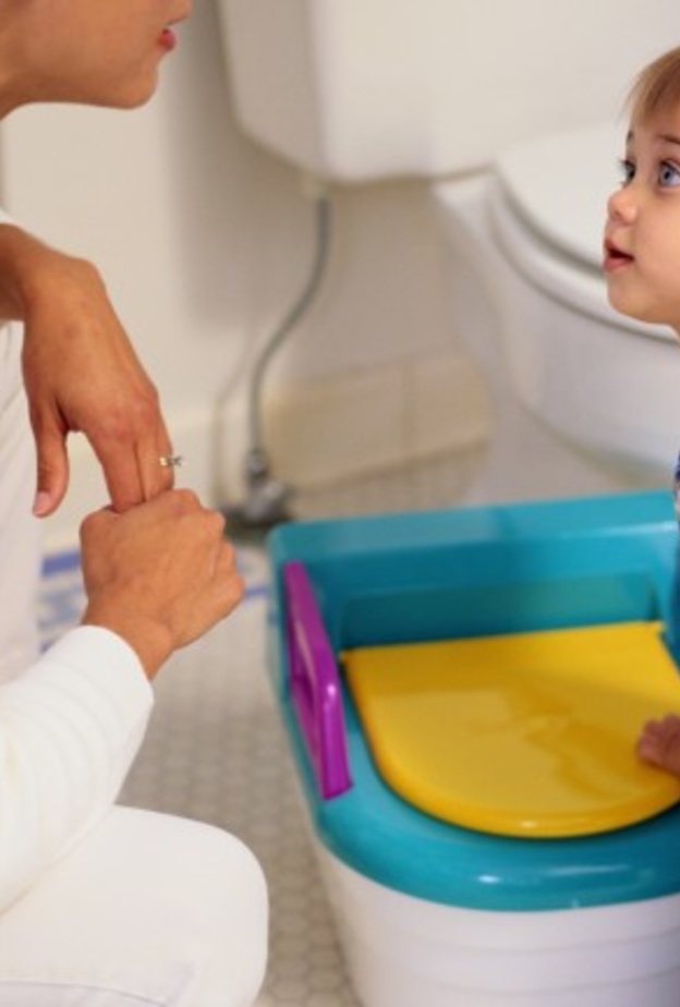 كيف أعلم طفلي دخول الحمام ليلا