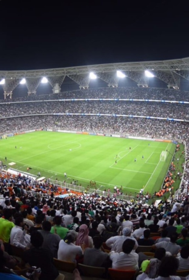 ملعب الجوهرة يدخل التاريخ من أوسع أبوابه بعد حضور العائلات لأول مرة في مدرجاته