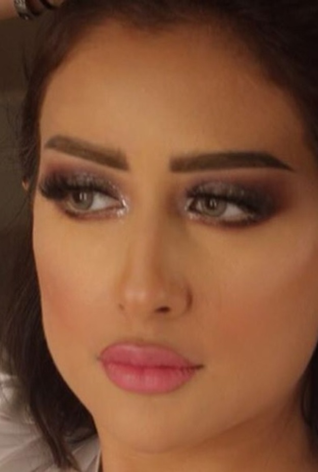 فرح الهادي في حفل زفافها