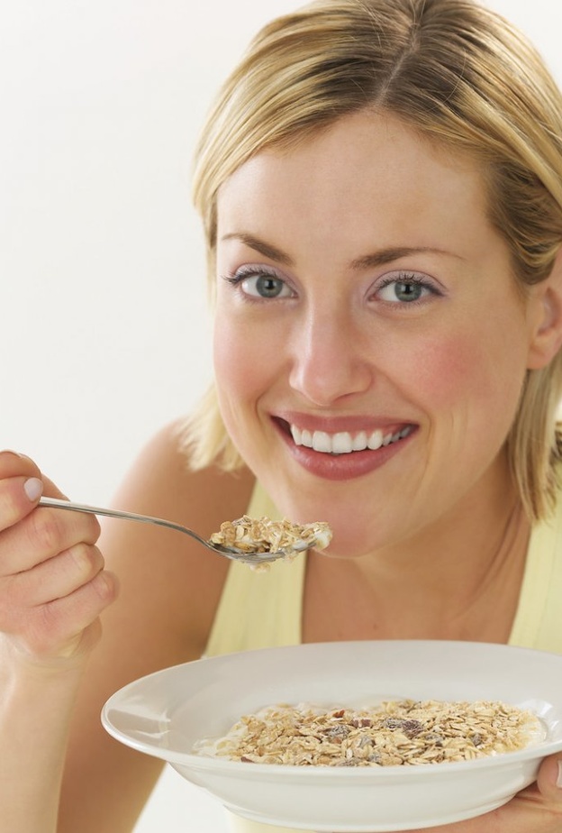 الشوفان مع الحليب من الوصفات الفعالة جدا في إذابة الشحوم و الدهون المتراكمة في الجسم