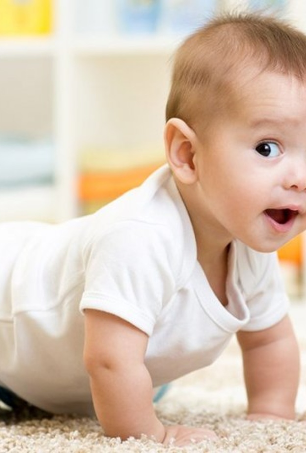 علامات تدل على تأخر نمو الطفل الرضيع