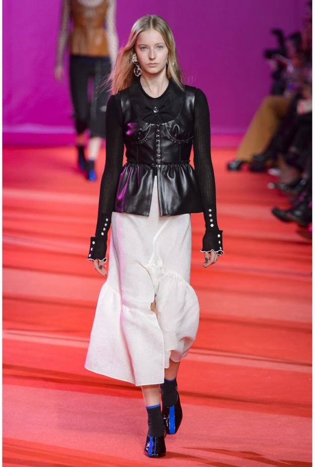 بلوزات سواريه للمحجبات