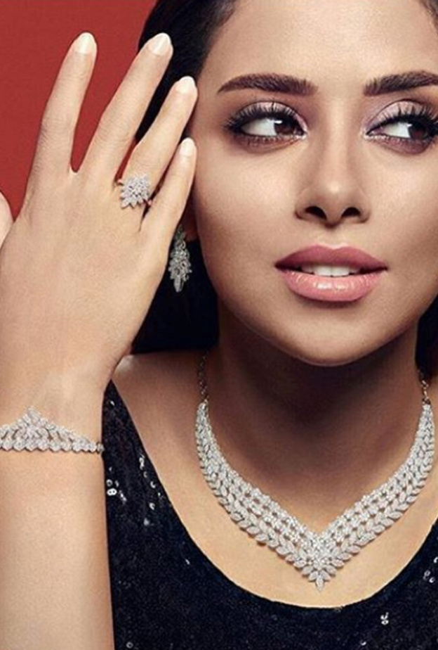 سحر اطلالة بلقيس بأفخم المجوهرات