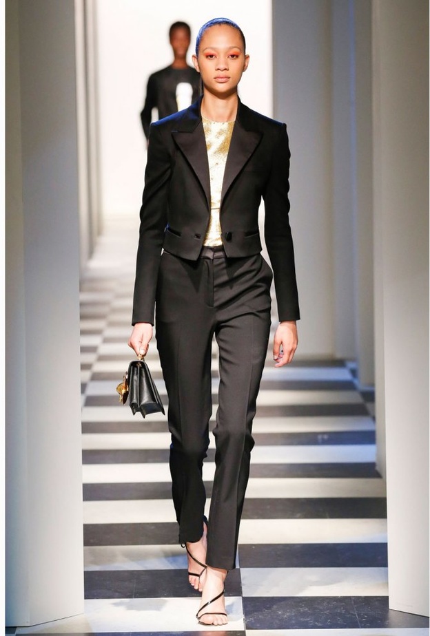 موديلات جاكيتات رسمية قصيرة