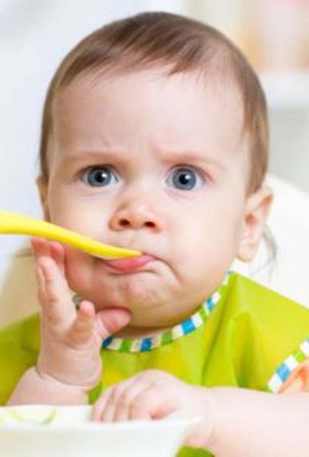 7 أطعمة غير آمنة لطفلكِ الرضيع