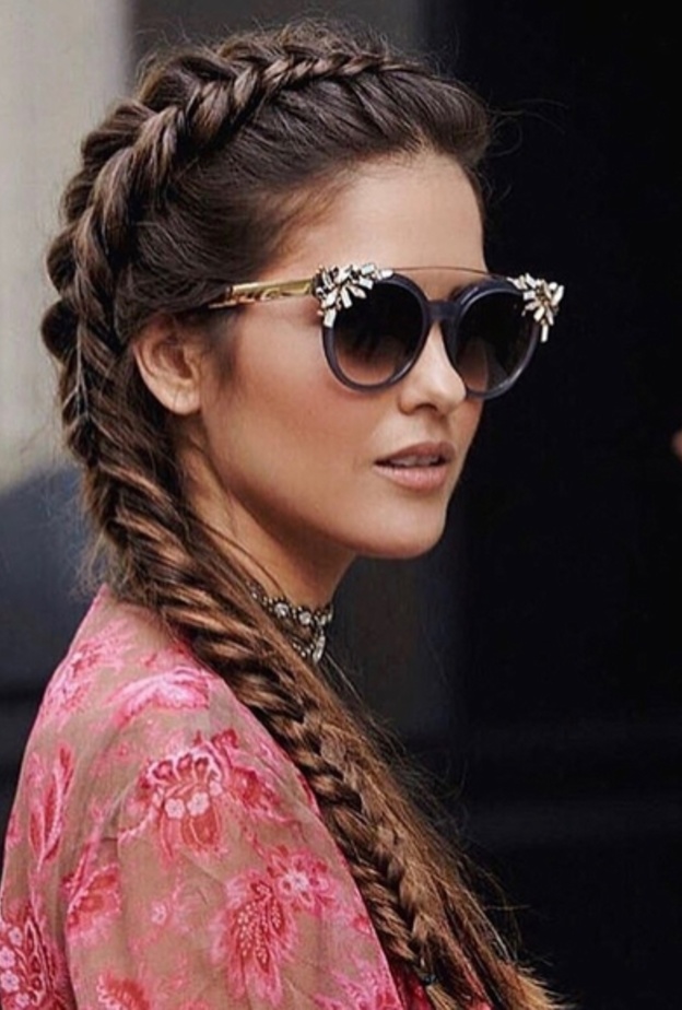 لفي شعرك بأكمله بواسطة الضفائر