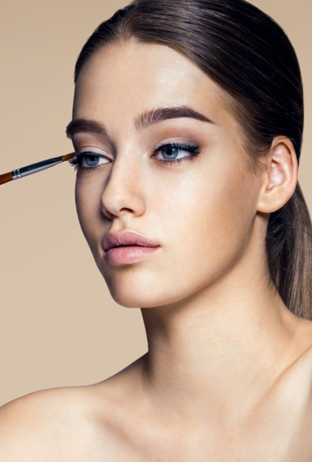 لا تنسي وضع برايمر قبل ظلال العيون