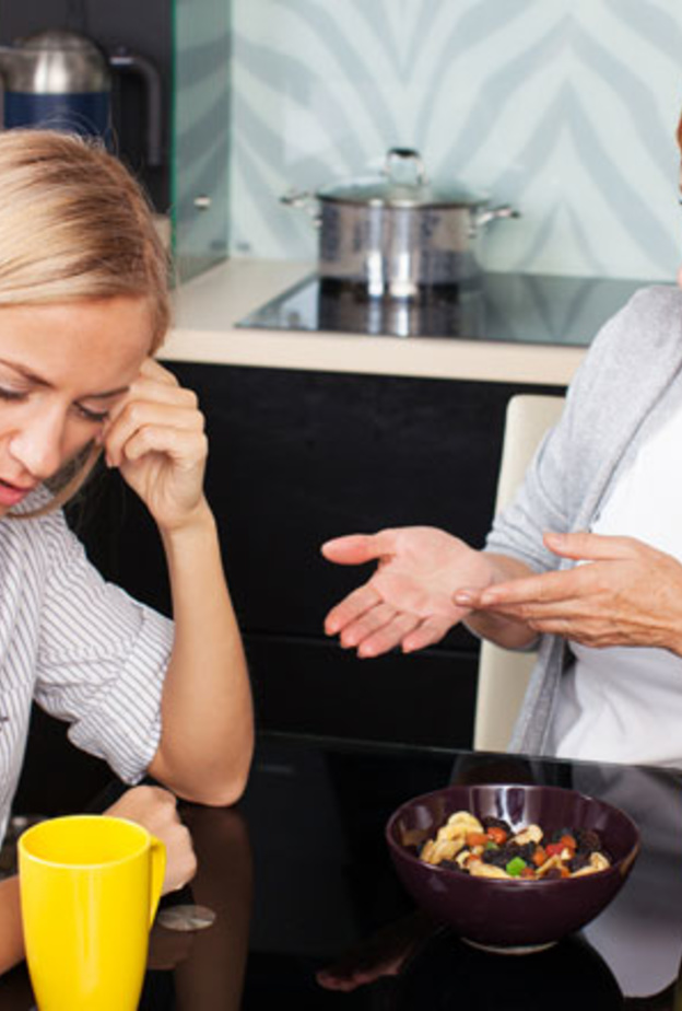 كيفية التعامل مع الحماة الفضولية