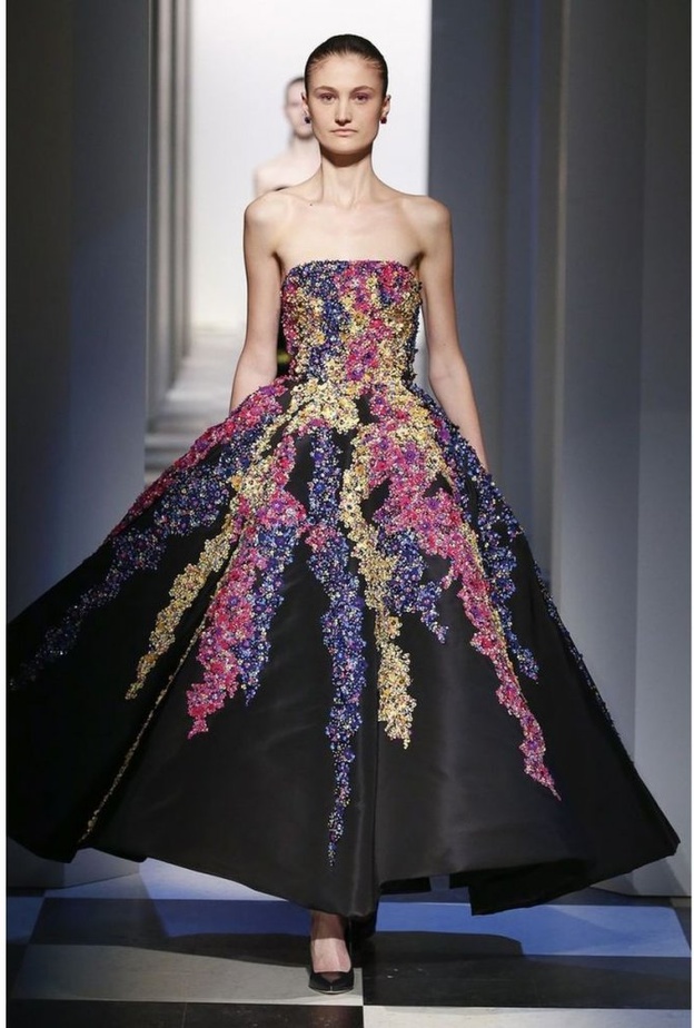 فساتين من كريستيان ديور