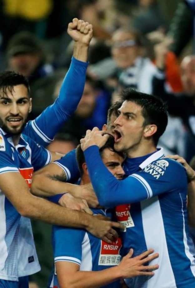 إسبانيول يعاقب برشلونة ويهزمه في الوقت القاتل