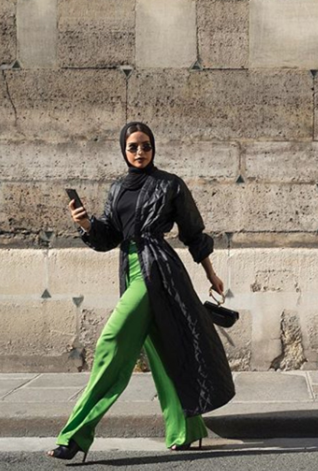 استوحي اطلالاتك بسراويل الأقمشة من أبرز الفاشينيستاز المحجبات