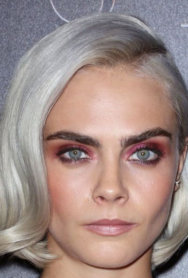 مارغوت روبي Margot Robbie تألقت باحمر شفاه برتقالي قوي