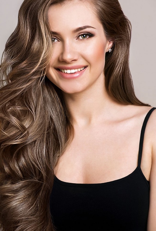 هذه طرق طبيعية لترطيب الشعر