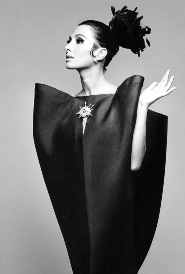 كريستوبال بالنسياغا Cristóbal Balenciaga