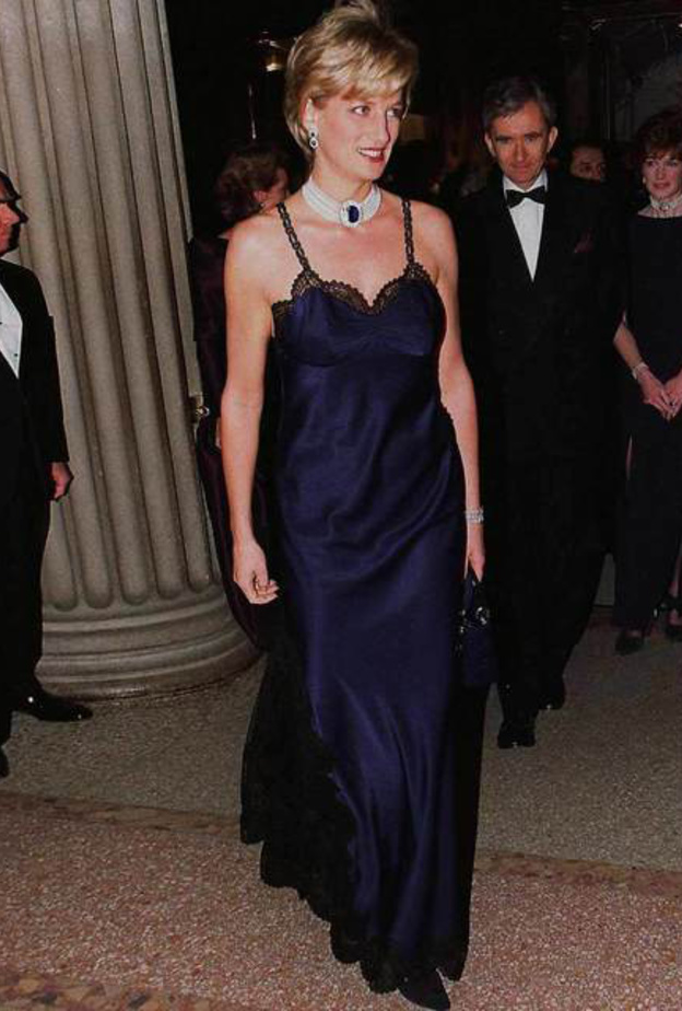 الاميرة مارغريت بفستان ملكي من ديور عام 1955‏