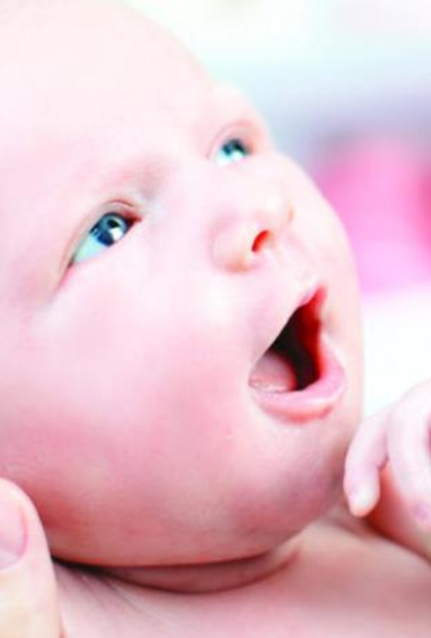 اسباب التهاب الاذن الوسطى عند الاطفال حديثي الولادة