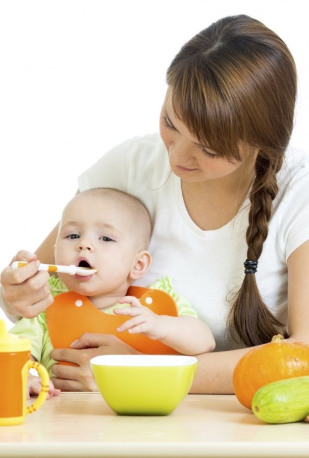 غذاء الطفل من الشهر السادس إلى السنة