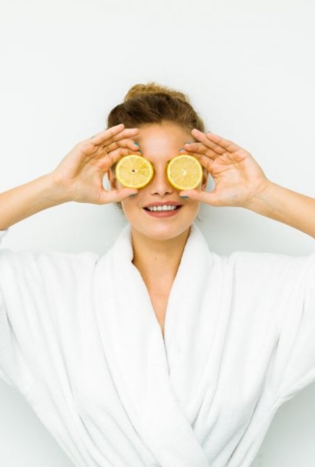 اعتمدي الليمون لتفتيح المناطق الداكنة