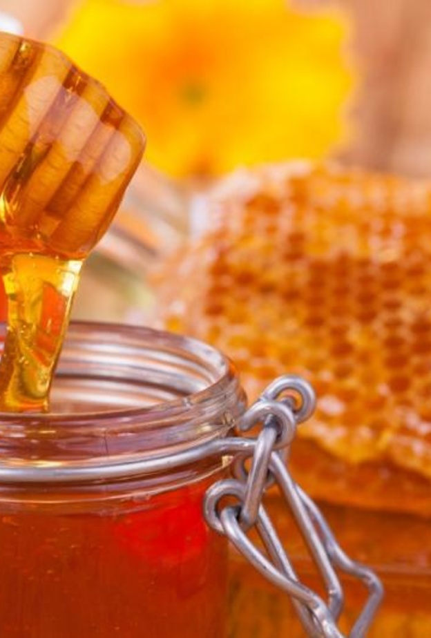  العسل يعمل على زيادة الوزن