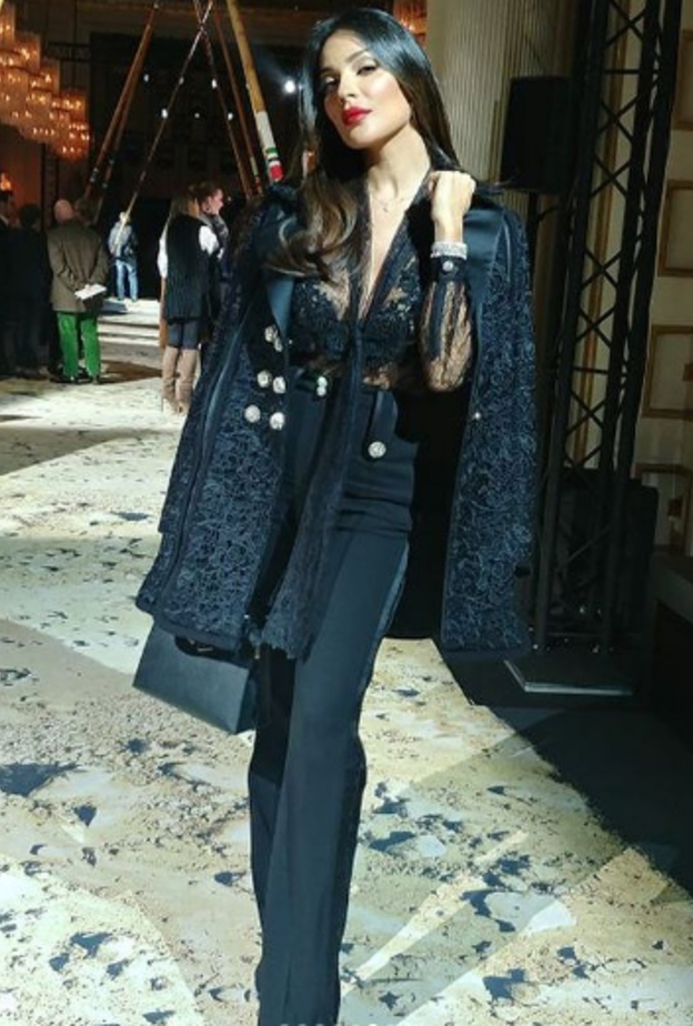 عازار باطلالة من توقيع جورج حبيقة.