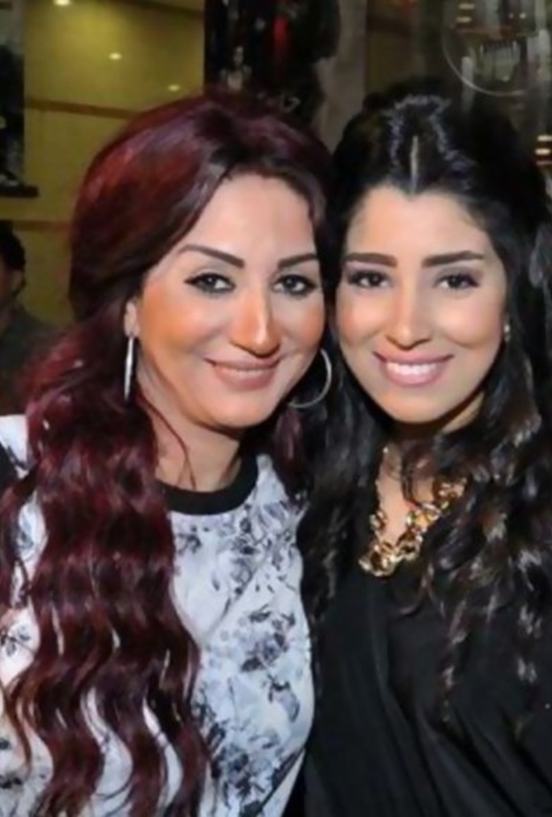 وفاء عامر وشقيقتها آيتن 