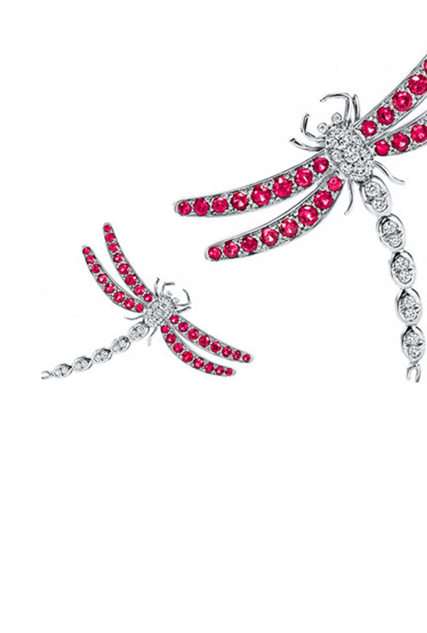 قلادة Tiffany Keys بتصميم مفتاح ونجوم من البلاتينوم مع الياقوت والألماس