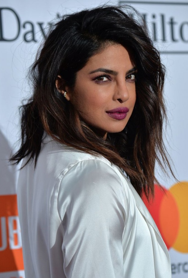  بريانكا تشوبرا تتألق في حفل ما قبل جرامي 2018