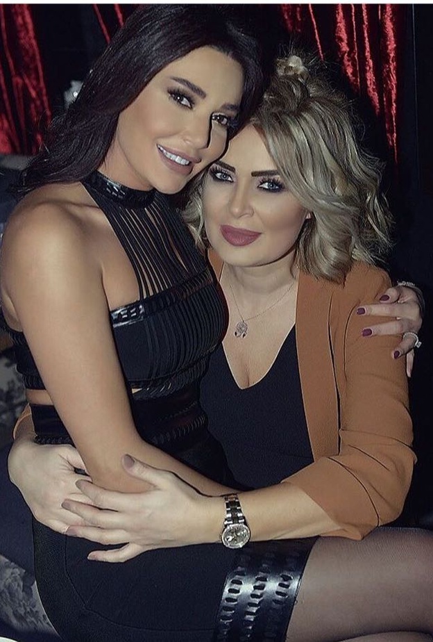 سيرين عبد النور وشقيقتها