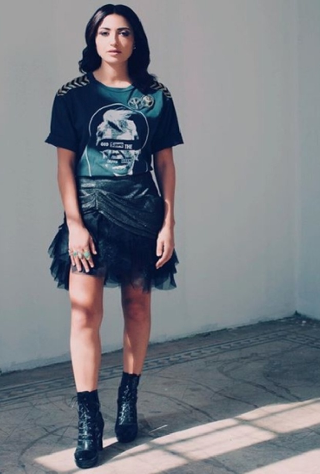 فستان مزين بالورود من فندي اختارته ناردين فرج