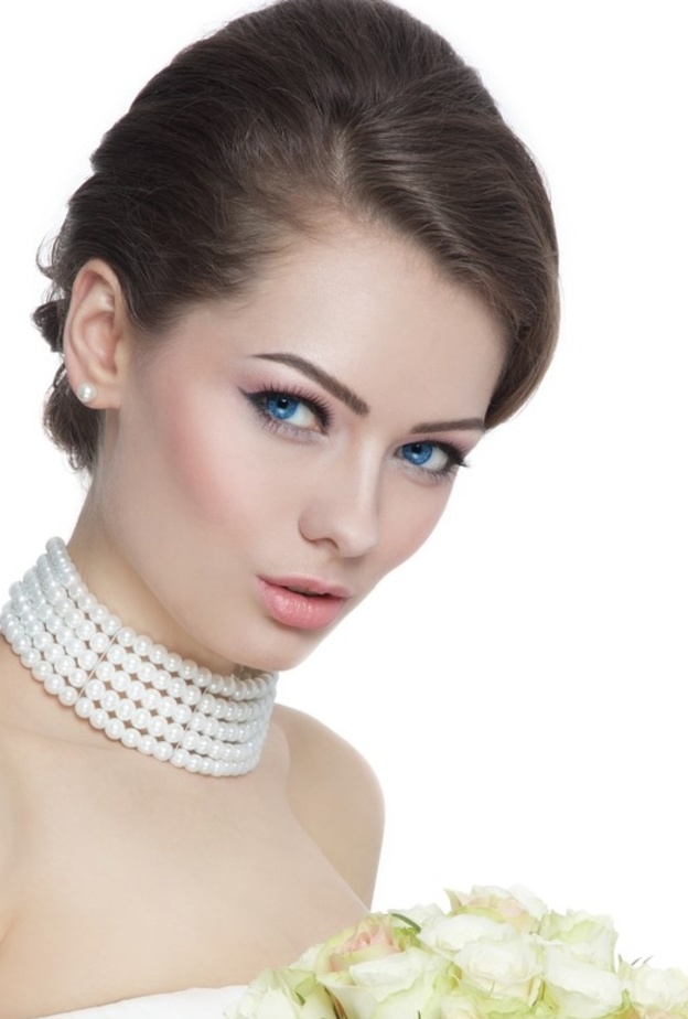 لا تحتاجين الى الكثير من كريم الاساس بعد وضع الكونسيلر