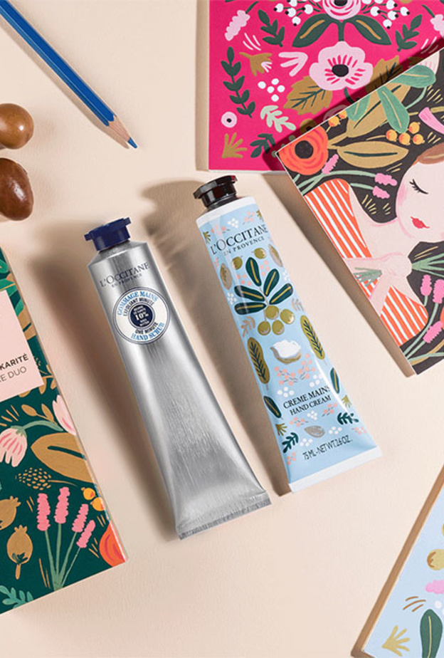 مجموعة L’OCCITANE وRIFLE PAPER CO. محضّرة بحبّ وزبدة الشيا.