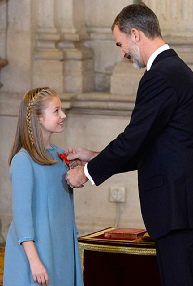 أول انحناءة أمام الجمهور