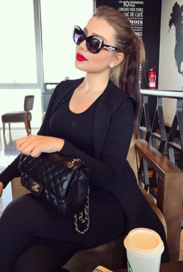 أنوثة ورقيّ 