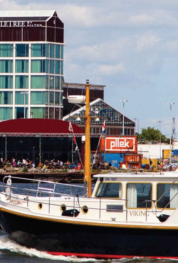  فندق Double tree by Hilton Amesterdam NDSM Wharf.