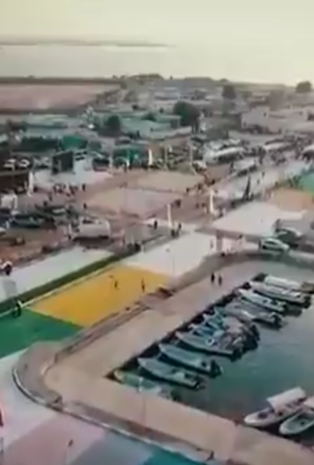 من الفرق الفنية المشاركة في الافتتاح