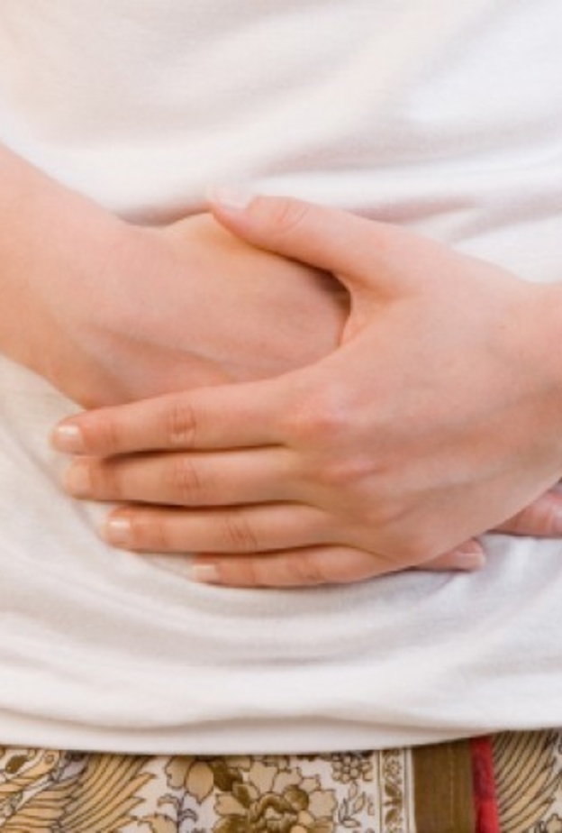  آلام البطن المبرحة أول أعراض سرطان القولون