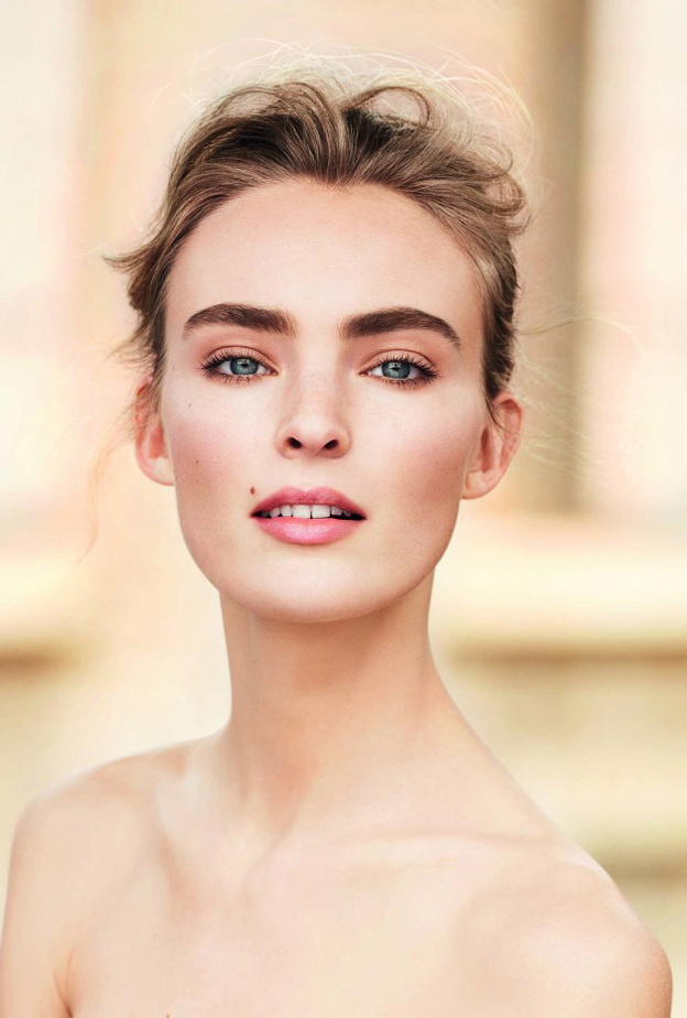 يعمل الأفوكادو على إزالة خلايا البشرة الميتة