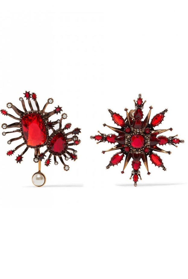 تألقي في عيد الحب بأجمل موديلات اكسسوارات ناعمة 2018 باللون الأحمر