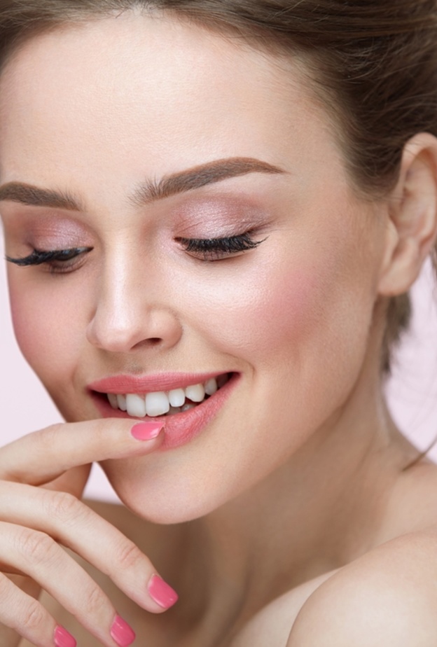 البلاشر الوردي يجعل إطلالتك أنثوية