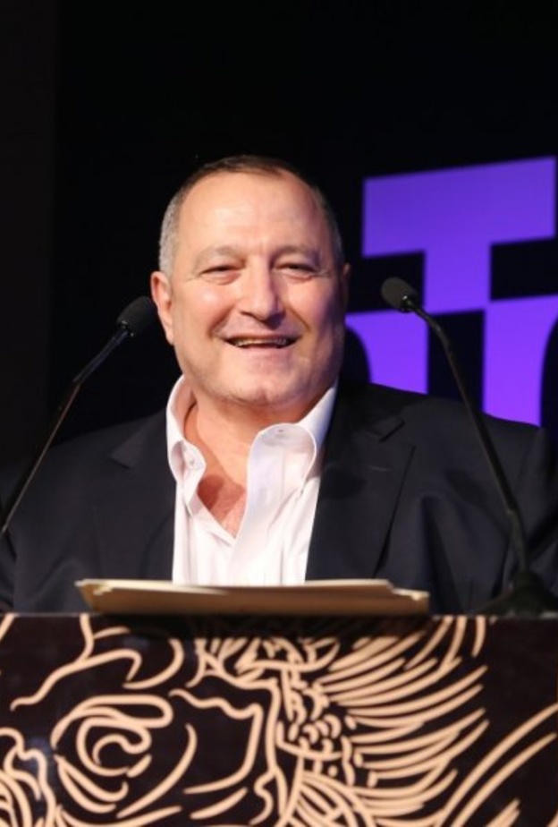 محاور المشاهير عدنان الكاتب