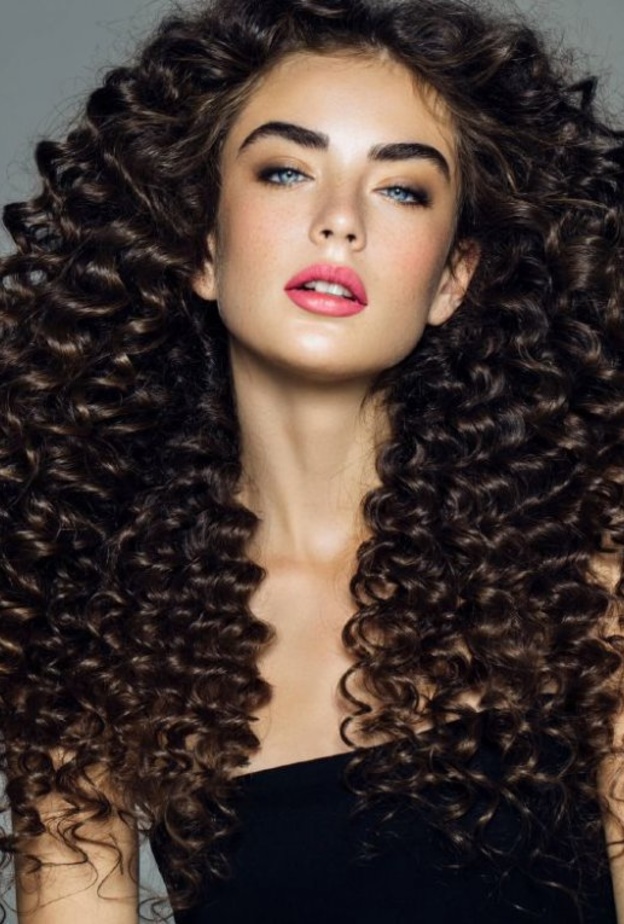 لا تقللي من نفسك بمشكلة الشعر المجعد