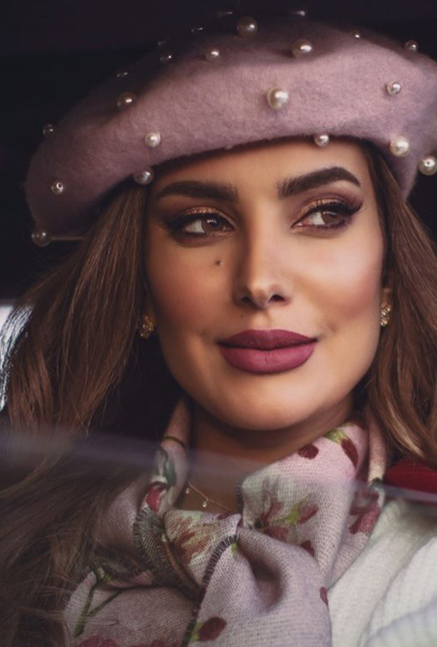 بشاير باطلالات كلاسيكية