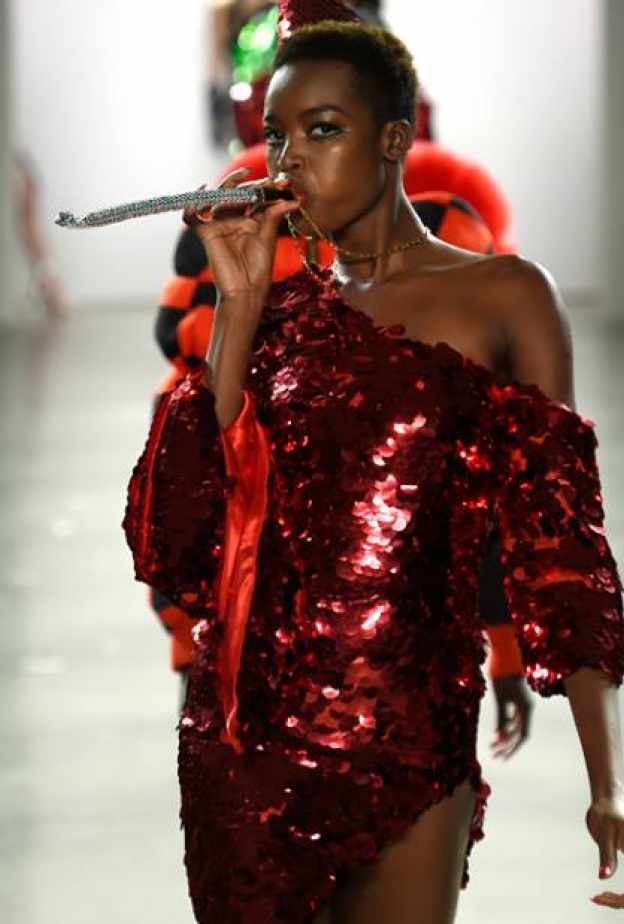 أجواء احتفالية طغت على عرض أزياء Christian Cowan خلال أسبوع الموضة في نيويورك لخريف وشتاء 2018