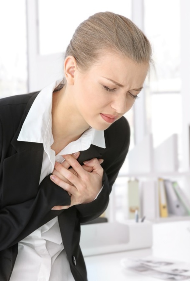 ما هي اسباب الام الصدر لدى الشباب