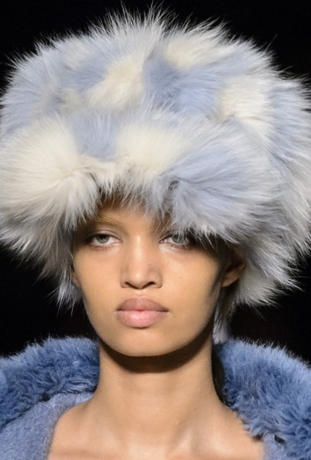 اكسسوار شعر للشابات من دوتشي اند غابانا 