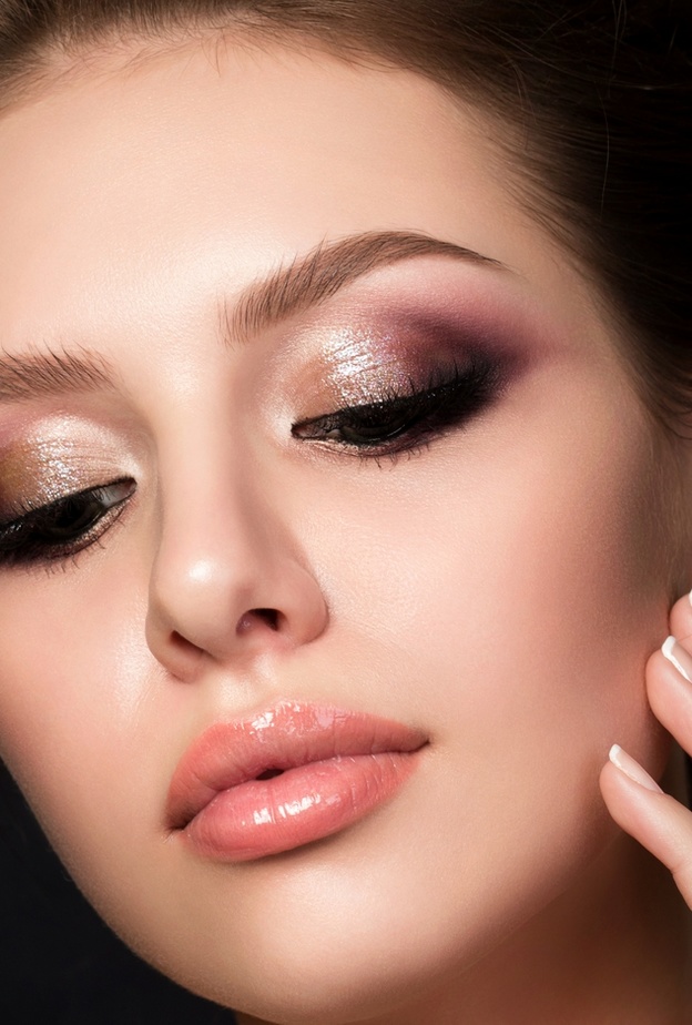 اختاري السموكي الأسود الجذاب