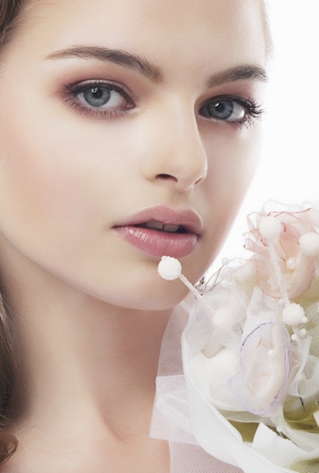 من المهم تنظيف البشرة و العناية بها قبل وضع الفاونديشن