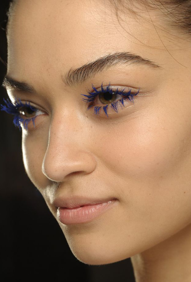 جربي تقنية الأومريه في تلون رموشق